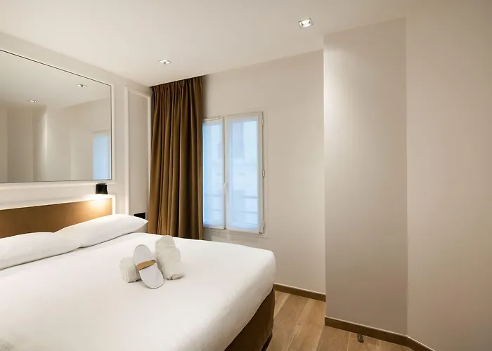 Hotel Au Coeur De Republique Parijs